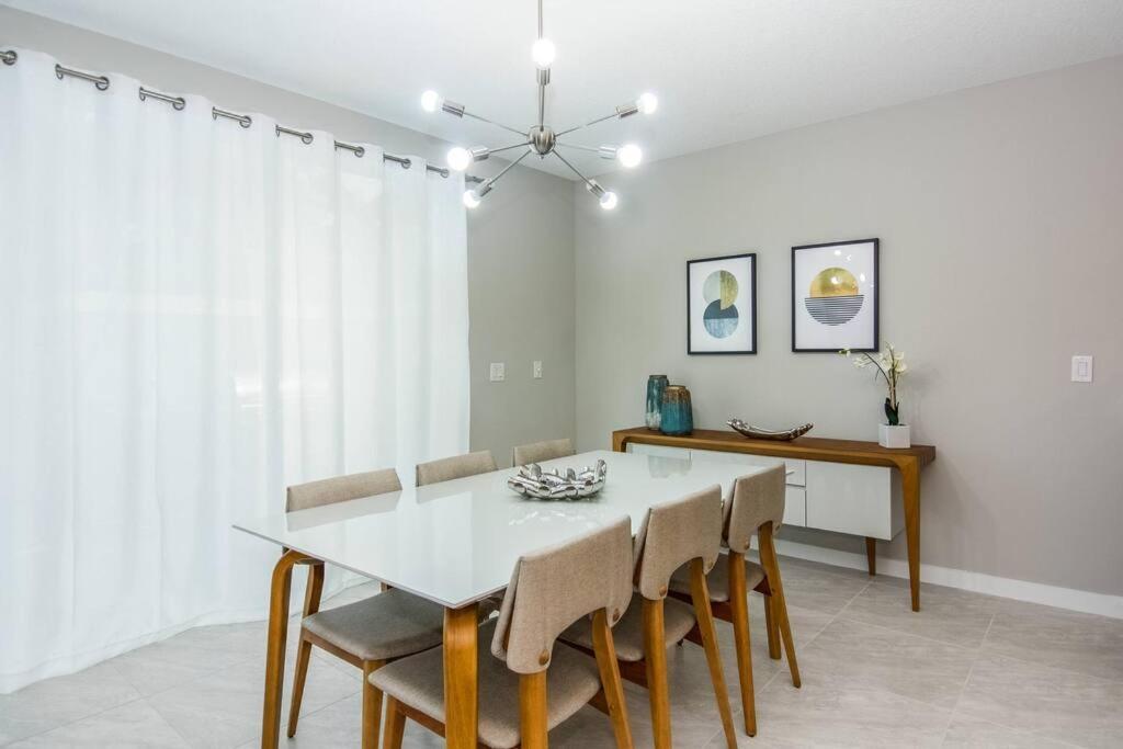 Beautiful Four Bedrooms Townhouse With Splash Pool At Le Reve Resort Кіссіммі Екстер'єр фото